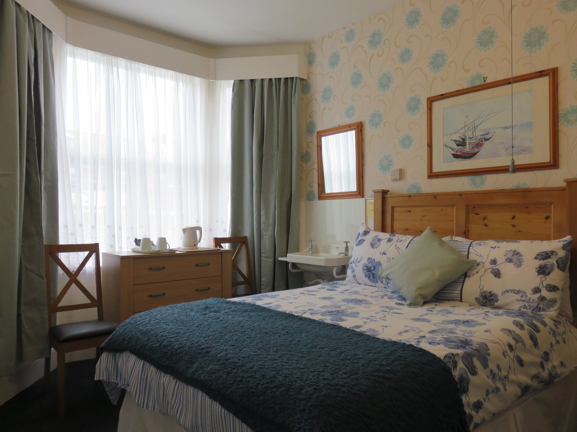 Фото Ainsley Court Guest House