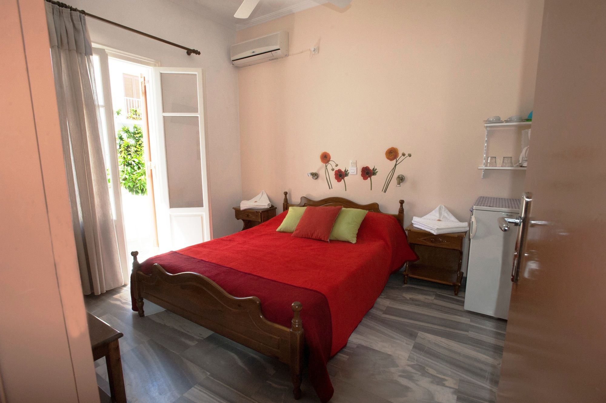 Фото Marisa Rooms