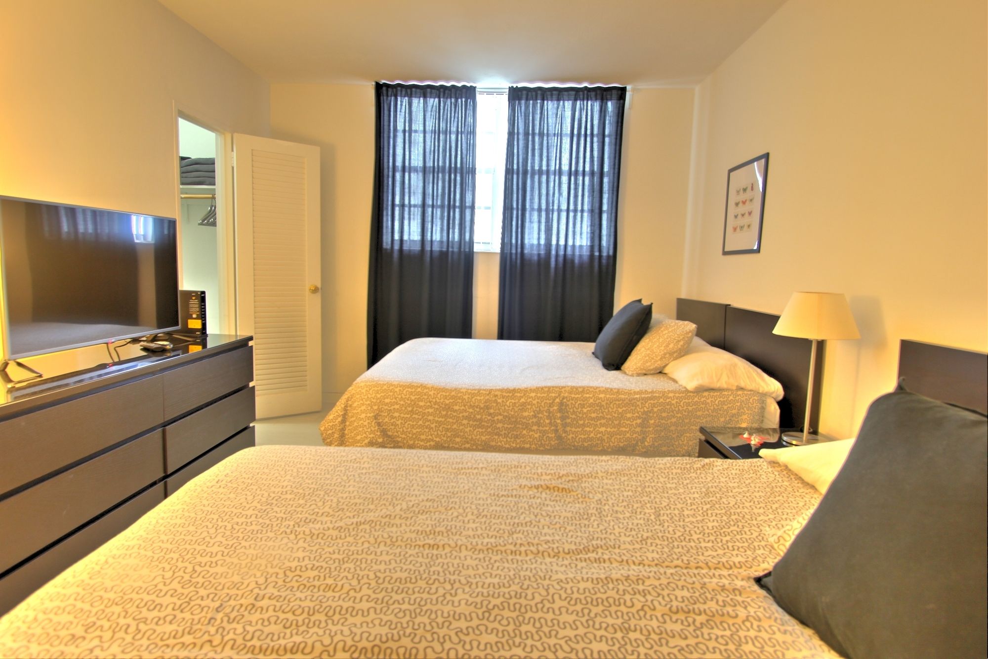 Фото Hollywood Condos