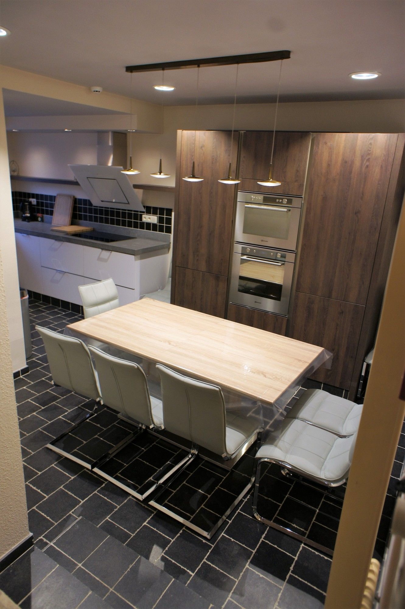 Фото J and R Brussels City Apartment