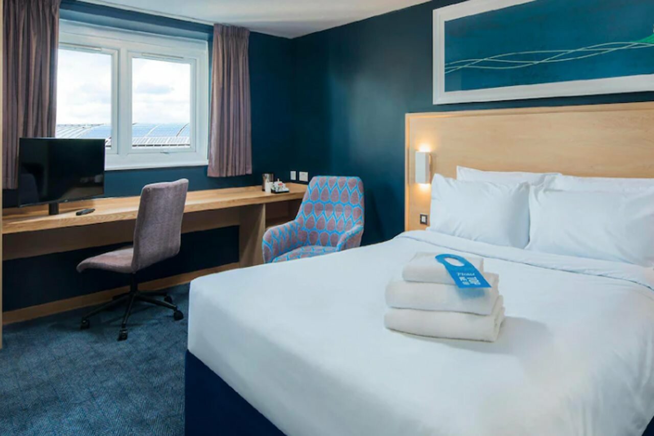 Фото Travelodge London Central City Road Hotel