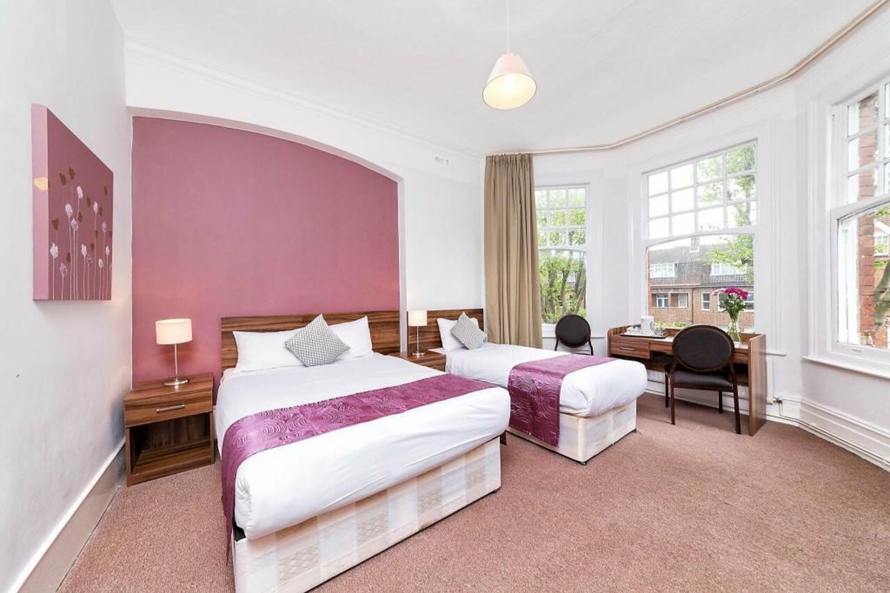 Фото отеля 2