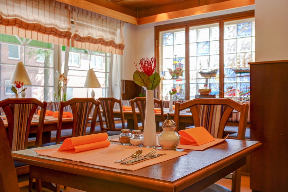 Фото Hotel Elbinsel