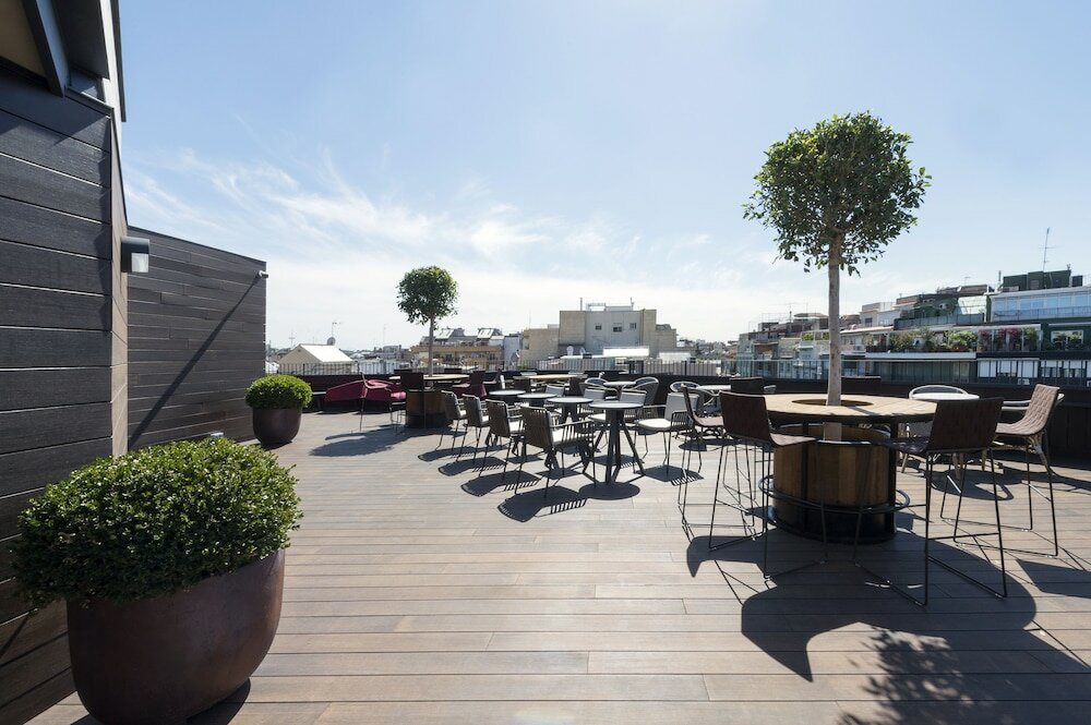 Фото The Corner Hotel