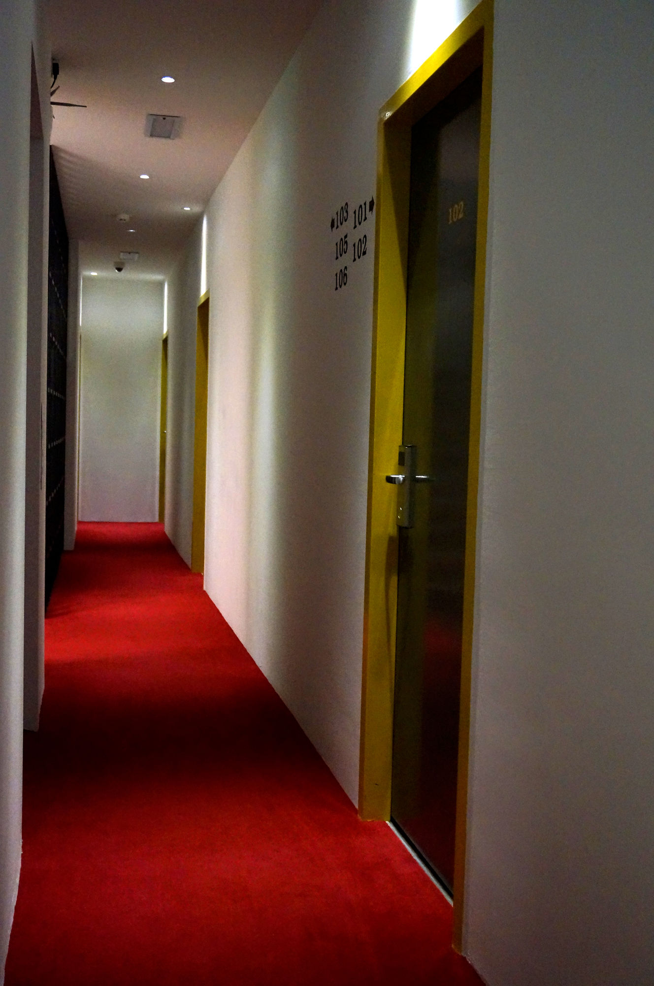 Фото B Street Hotel