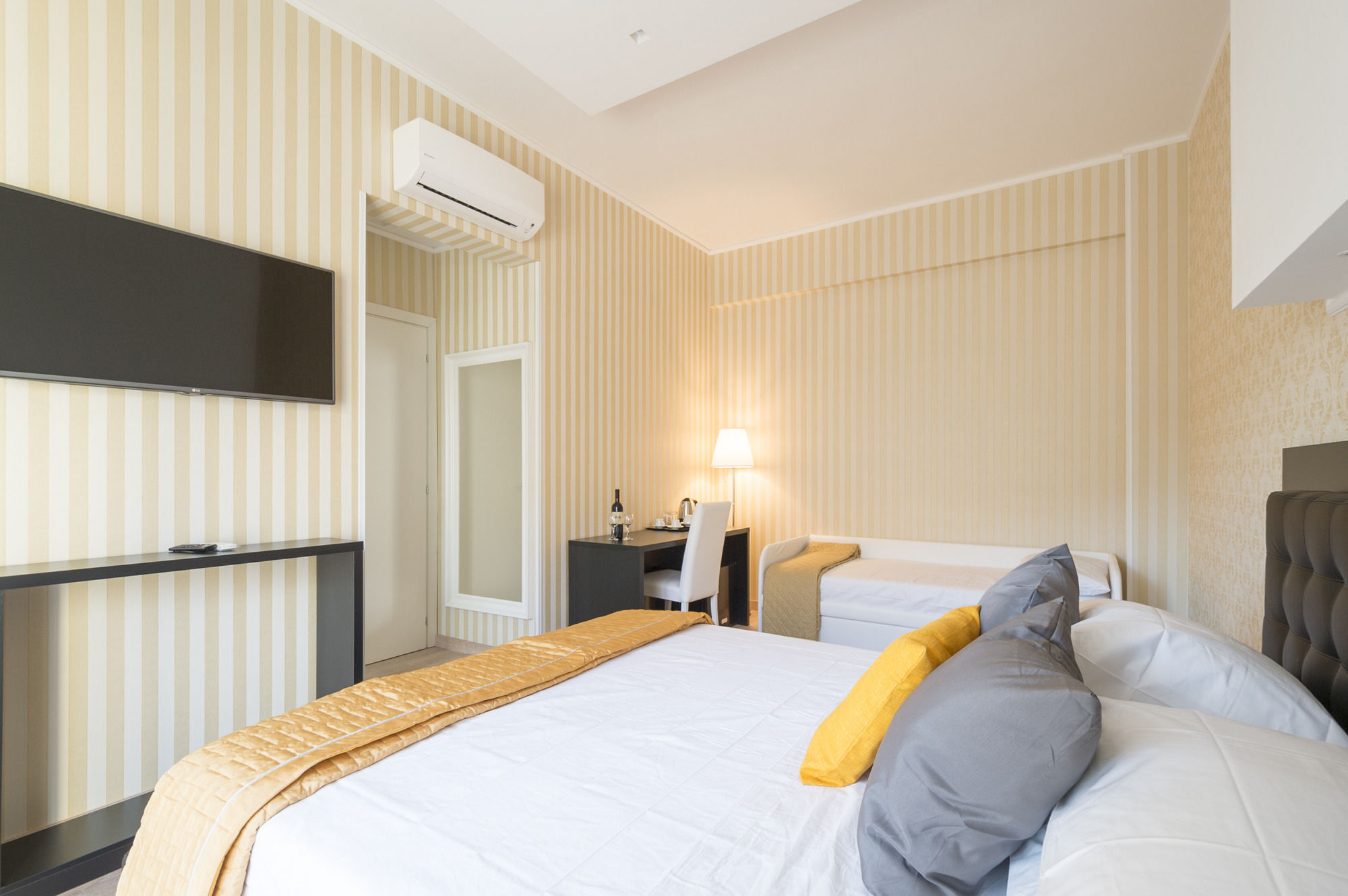 Фото Happy Holiday In Rome