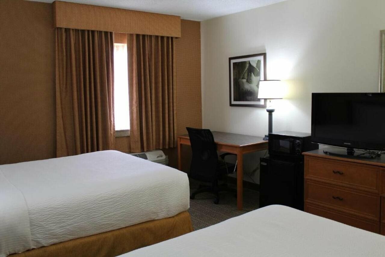 Фото La Quinta Inn & Suites by Wyndham Lakeland East