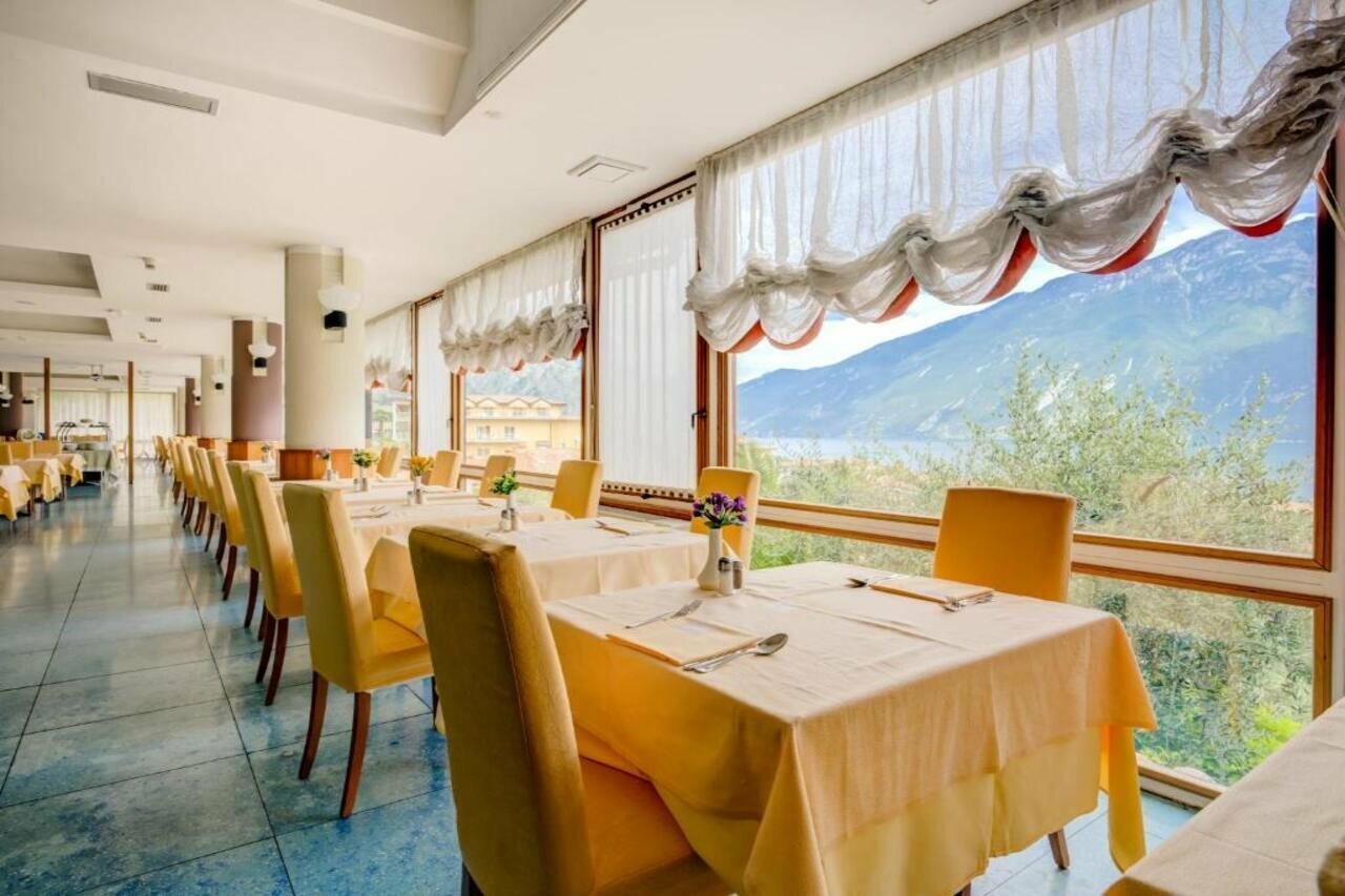 Фото Hotel Cristina