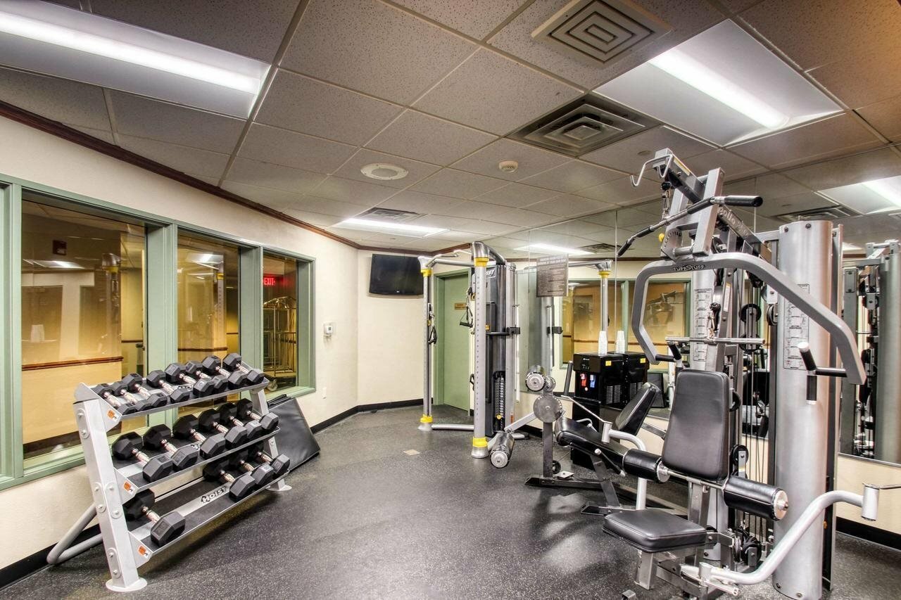 Фото Comfort Suites Milwaukee Airport