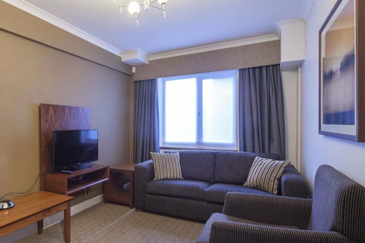 Фото The New London Carlton Hotel & Service Apartments