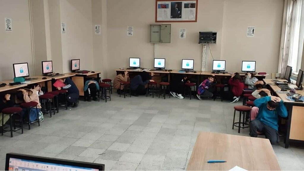 School Martyr Gendarmerie Lieutenant Tevfik Pehlivan Middle School, Diyarbakir, photo