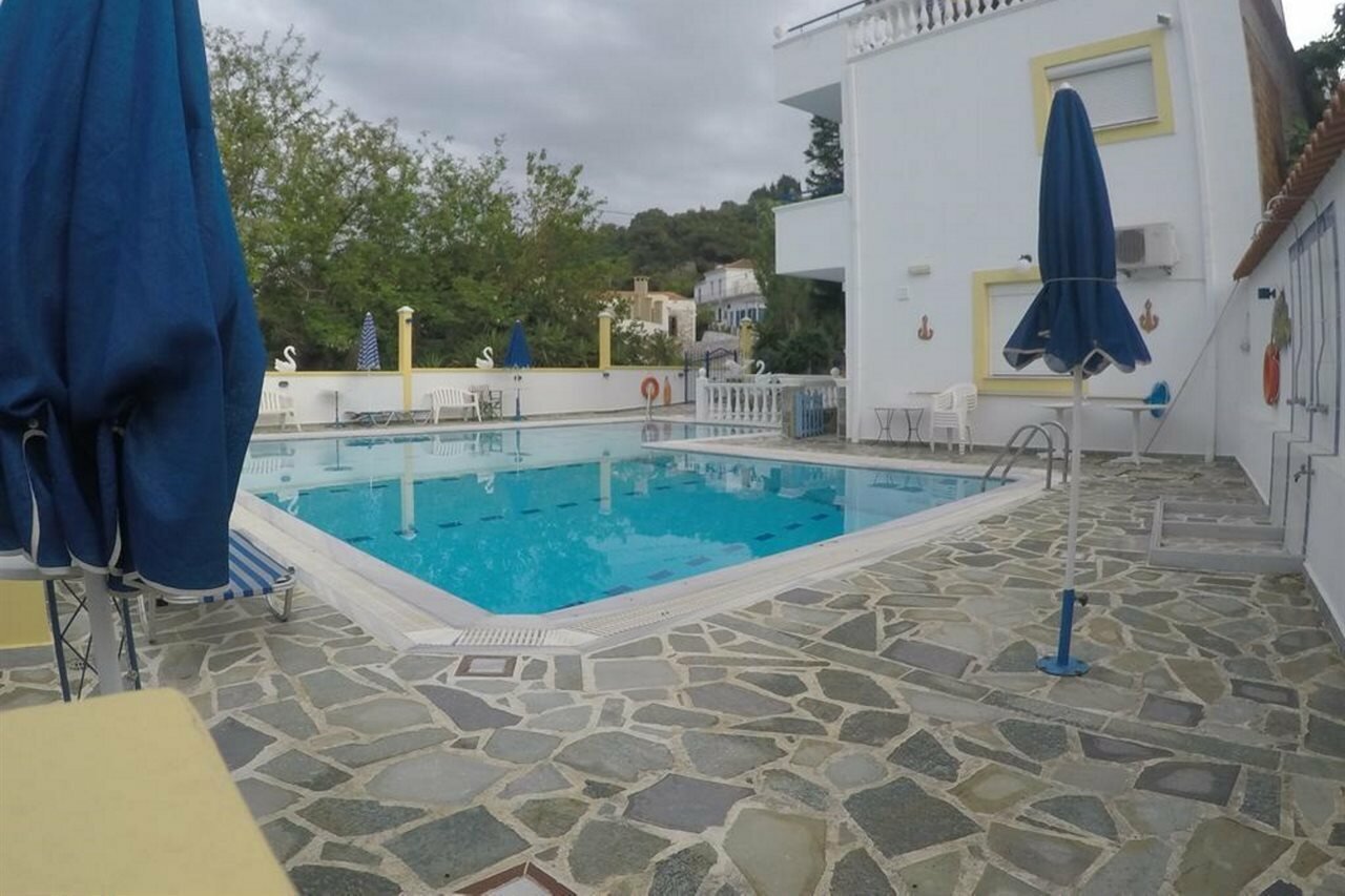 Фото Zafiria Apartments