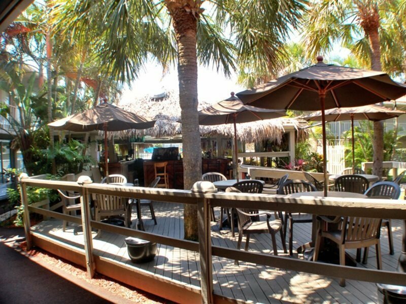 Фото Days Inn by Wyndham Stuart