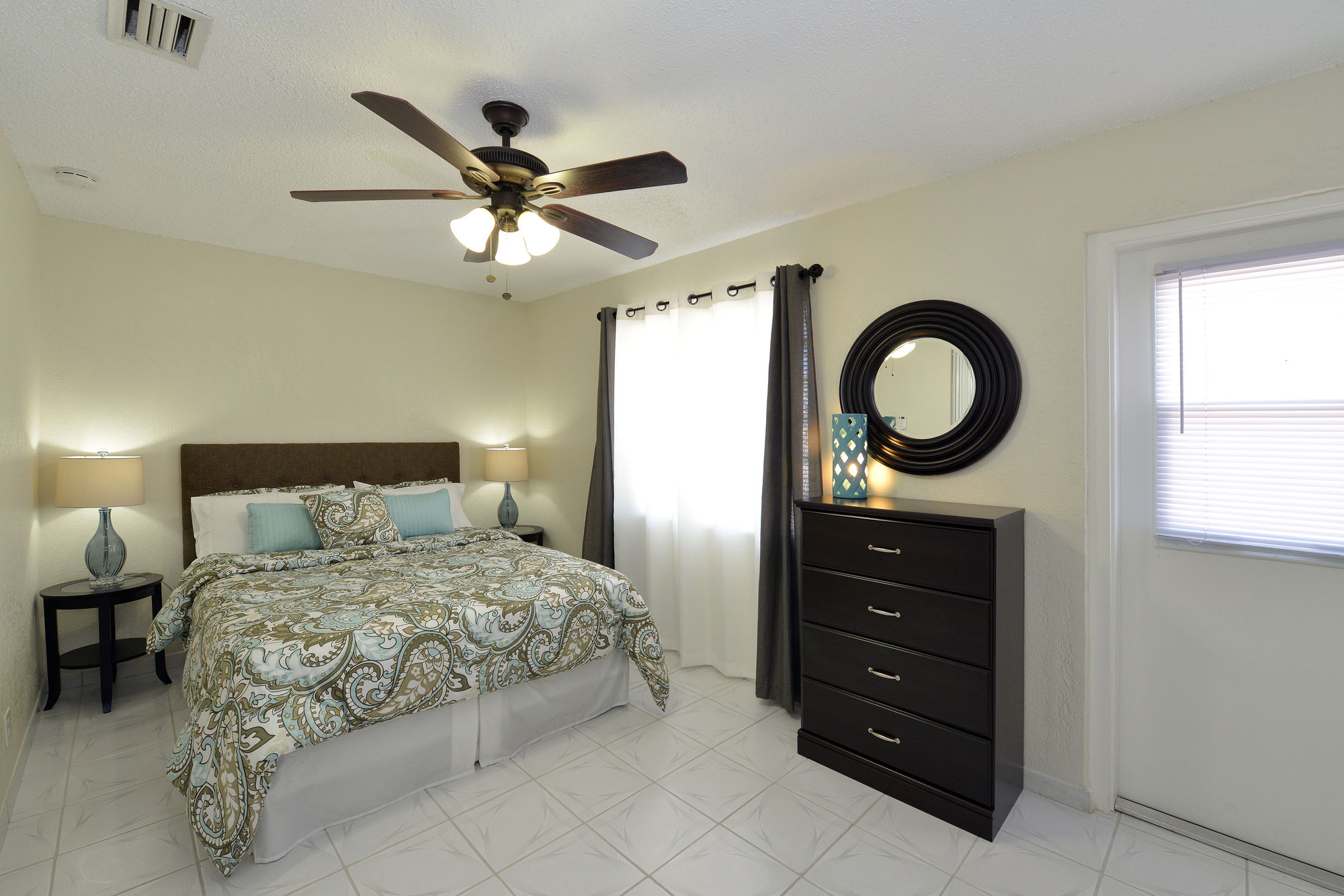 Фото Hollywood by the Sea