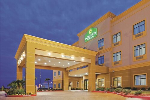 Гостиница La Quinta Inn & Suites by Wyndham Pasadena North в Пасадине