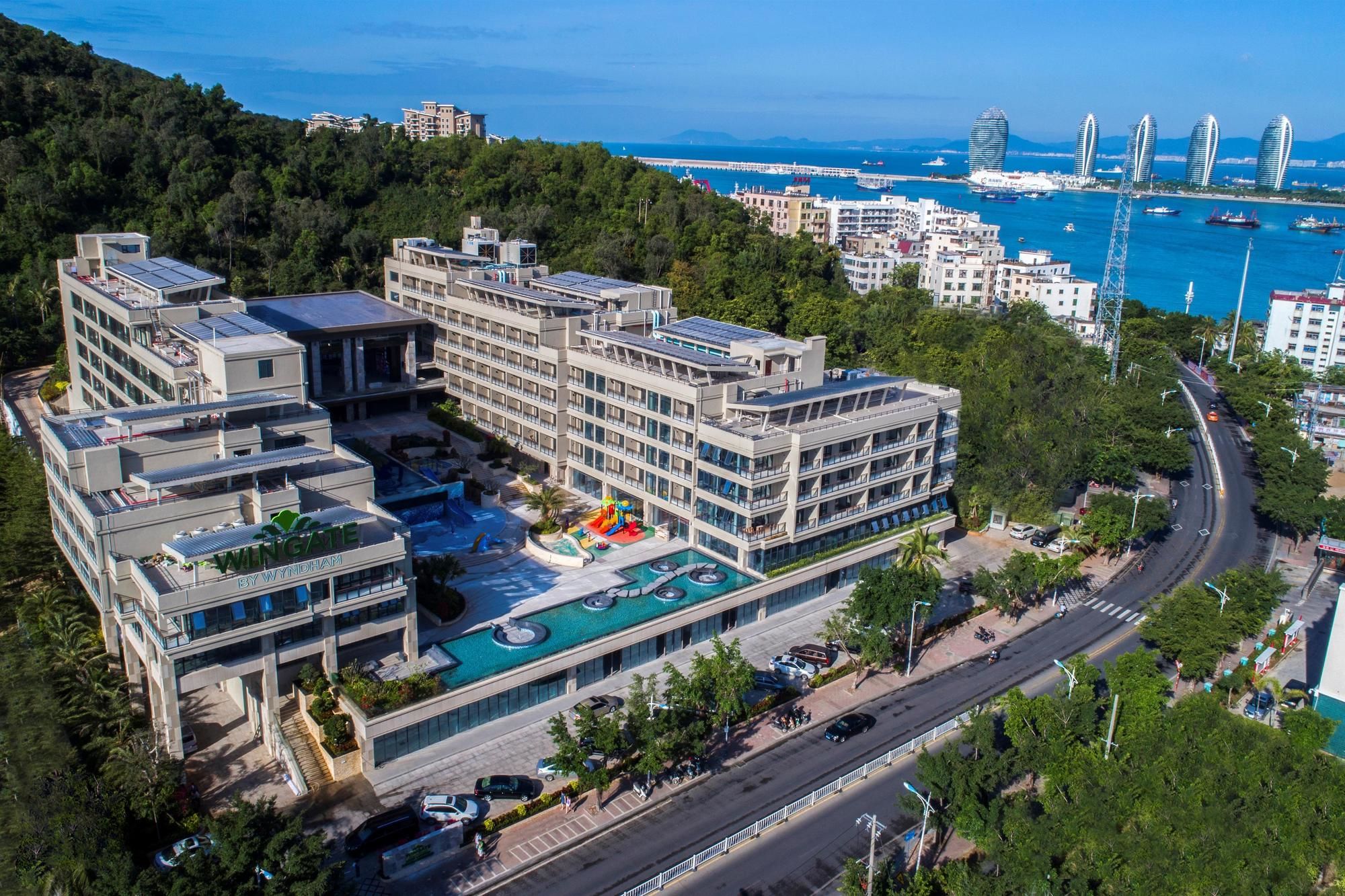 Фото отеля 2