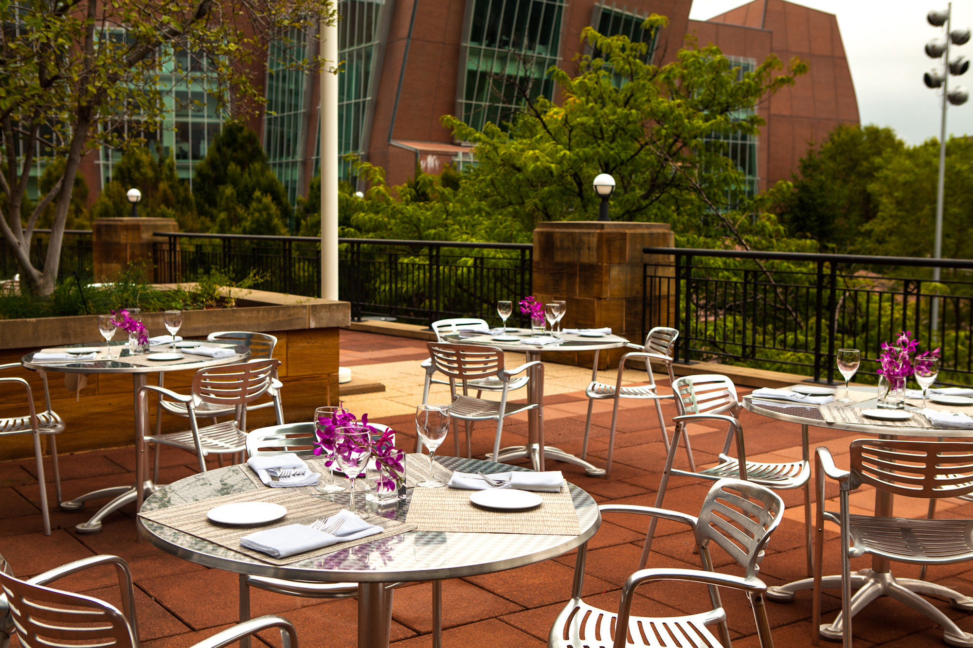 Фото Graduate Cincinnati