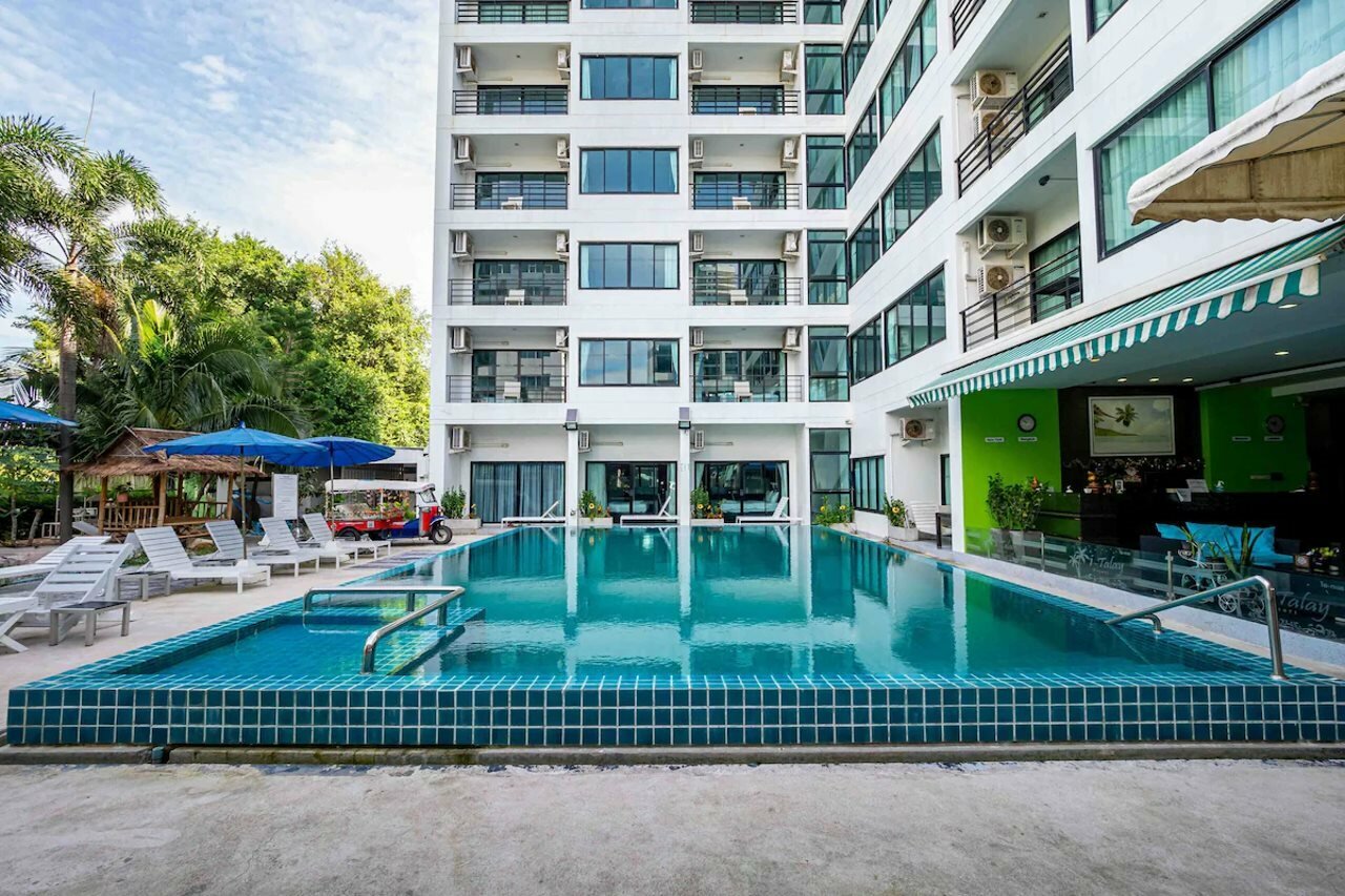 Фото RedDoorz I Talay Resort