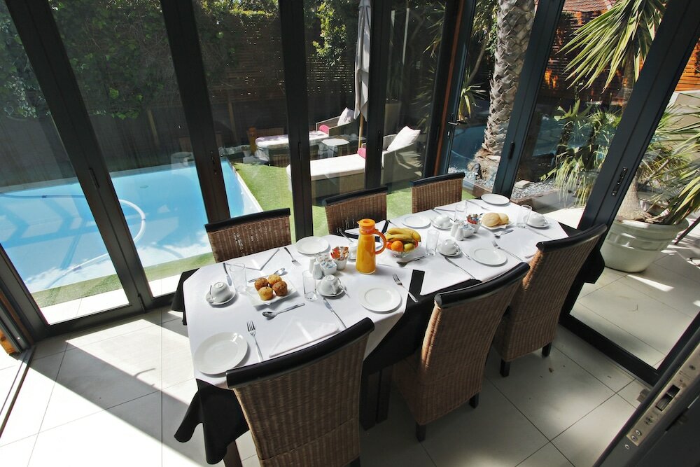 Фото The One 8 Hotel