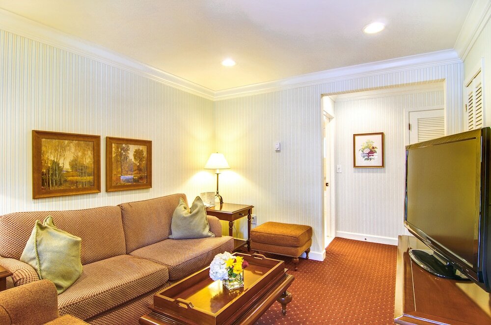 Фото Wayside Inn