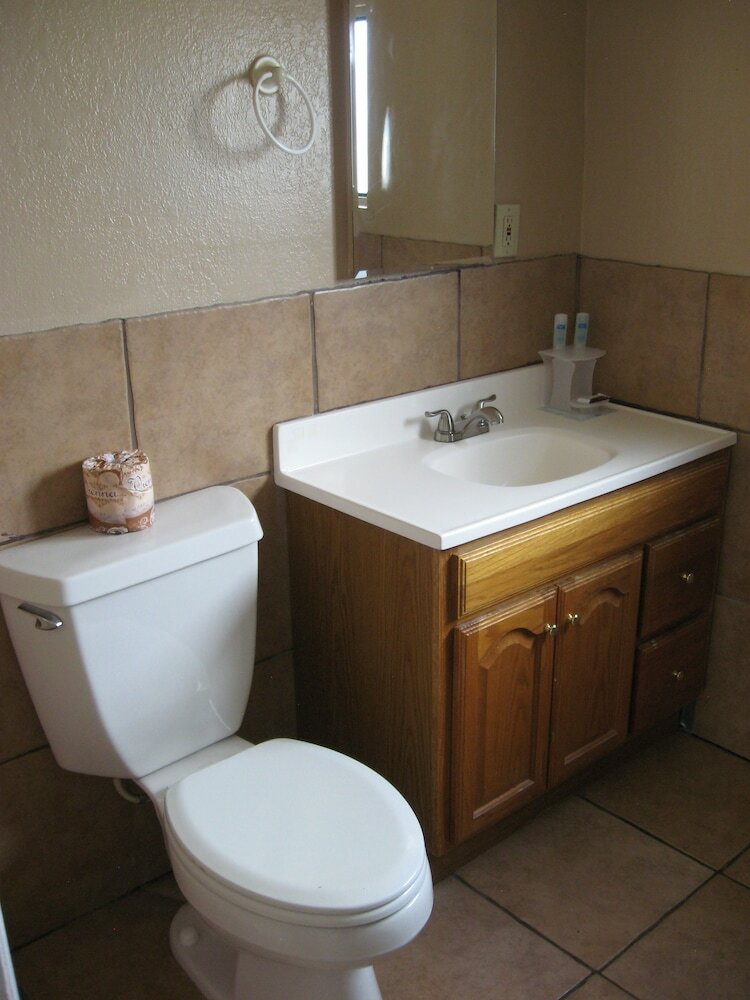 Фото The L Motel