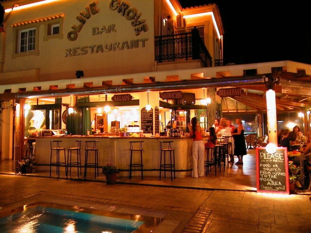 Фото Olive Grove Hotel
