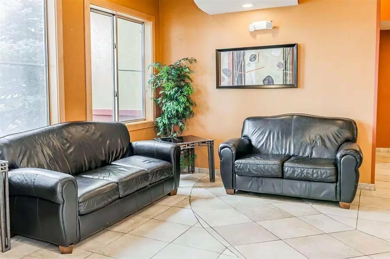 Фото Quality Inn East