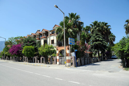 Гостиница Iris Garden Hotel в Чамьюва
