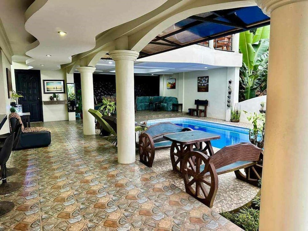 Фото Avana Hills Tagaytay