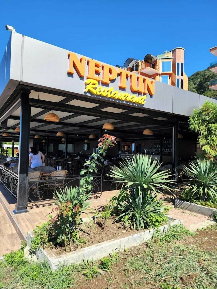 Фото отеля 2