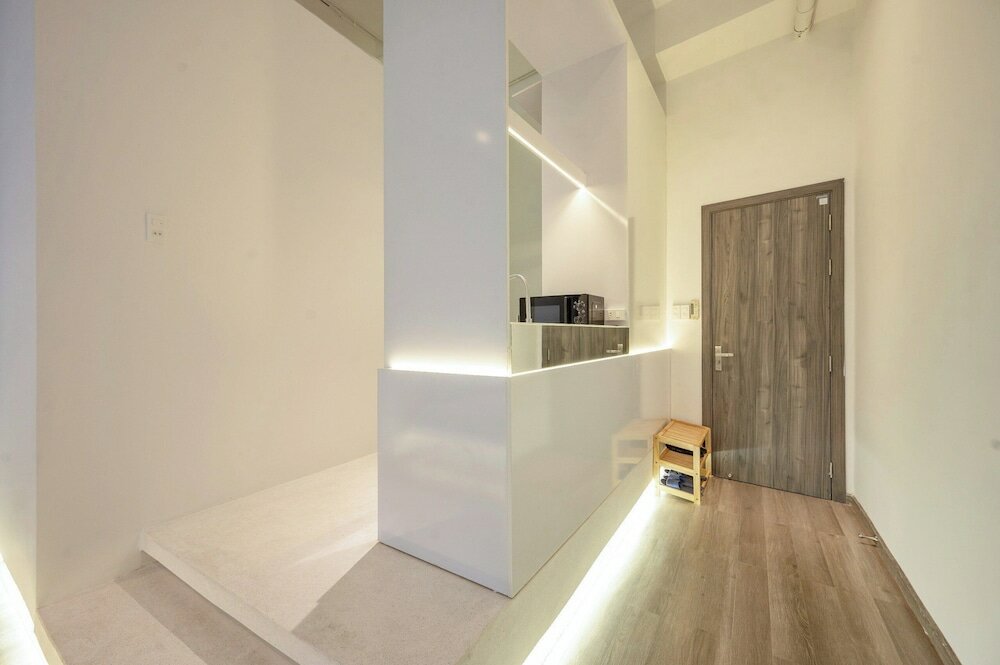 Фото Q Hotel & Apartment