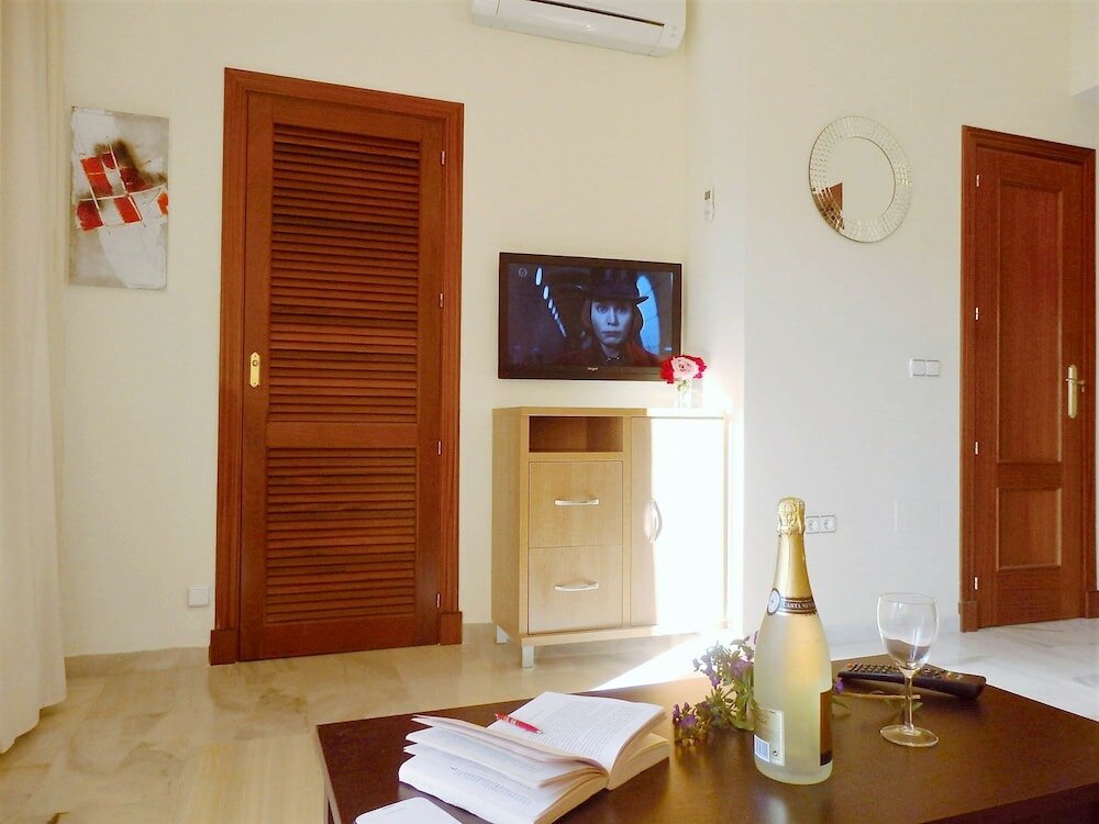 Фото Waterfront Hotel Sunset Beach Apartment