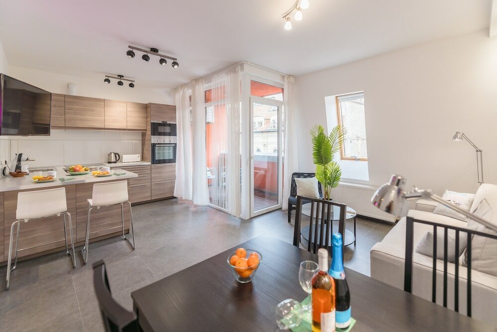 Фото Miami Vice Apartment with Balcony