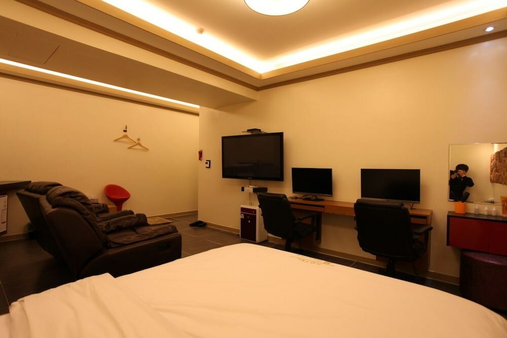 Фото S-Petite Hotel