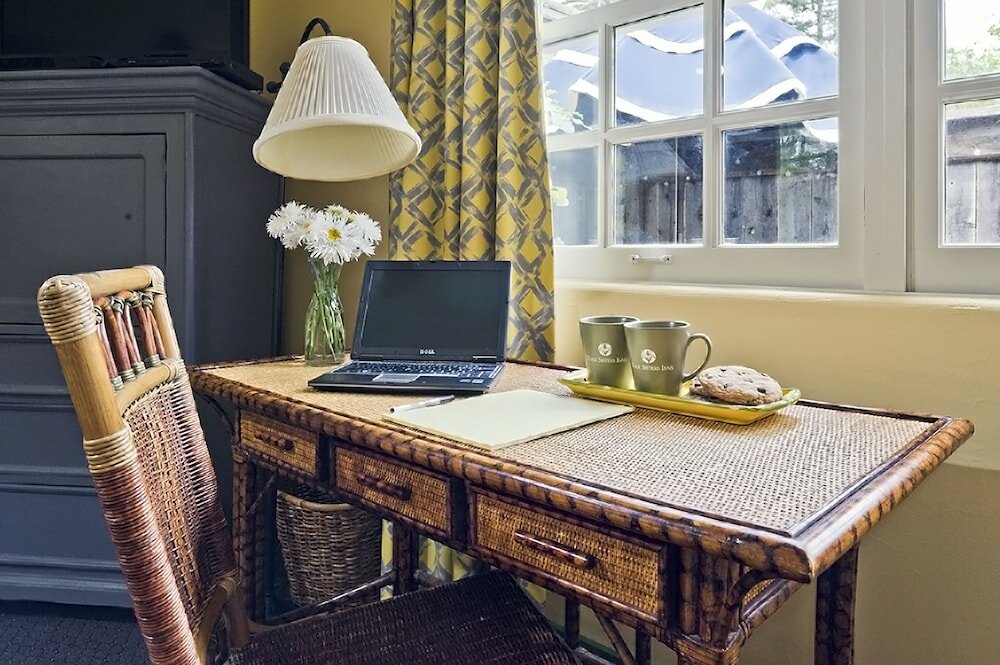 Фото Lavender, A Four Sisters Inn