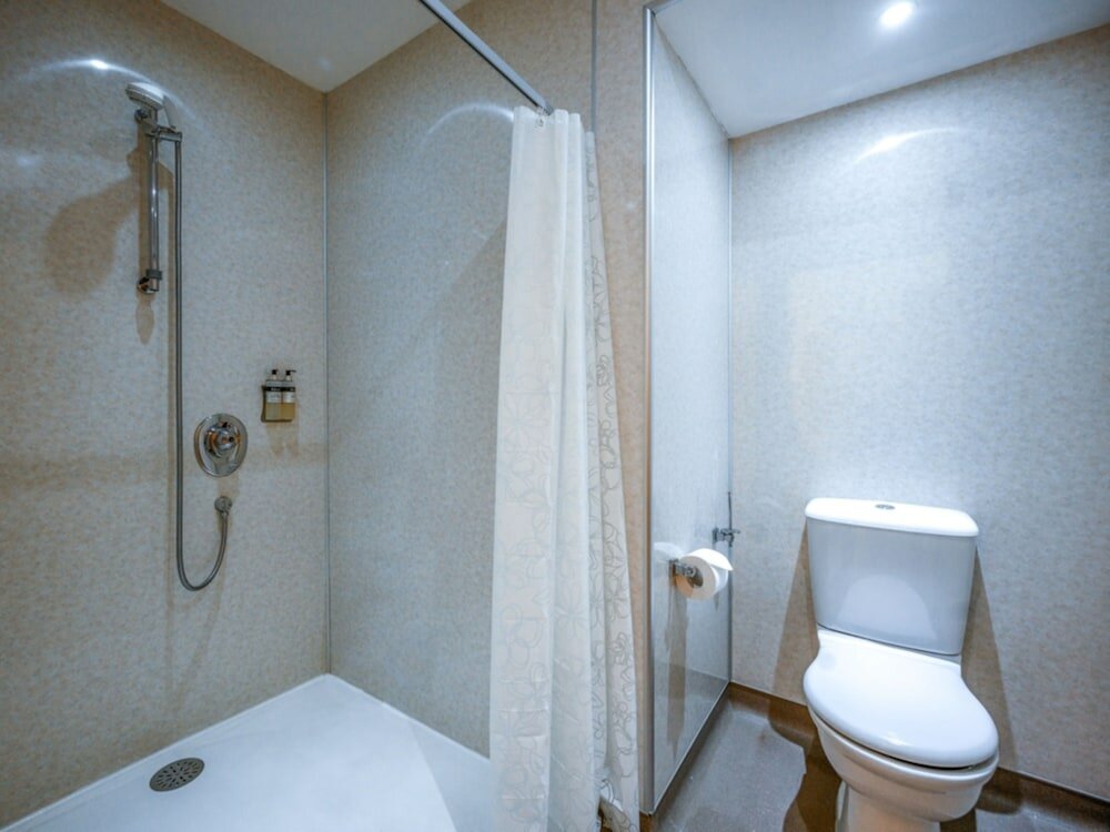 Фото The Dunavon Hotel