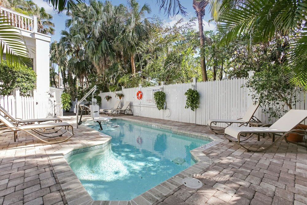 Фото Weatherstation Inn