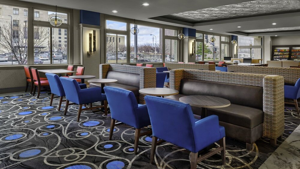 Фото Holiday Inn Express Kansas City Downtown, an Ihg Hotel