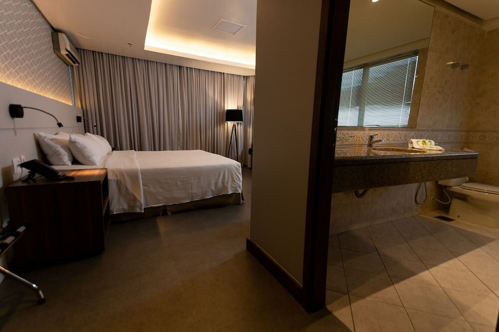 Фото Master Porto Alegre Hotel