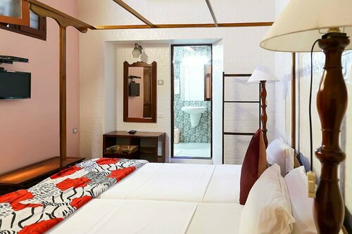 Гостиница Chiramel Residency