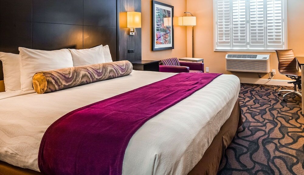 Фото Best Western Plus Airport Plaza