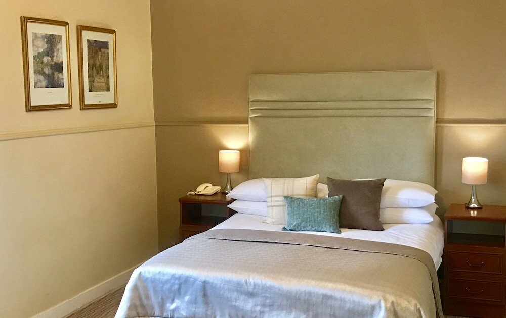 Фото Cove Bay Hotel