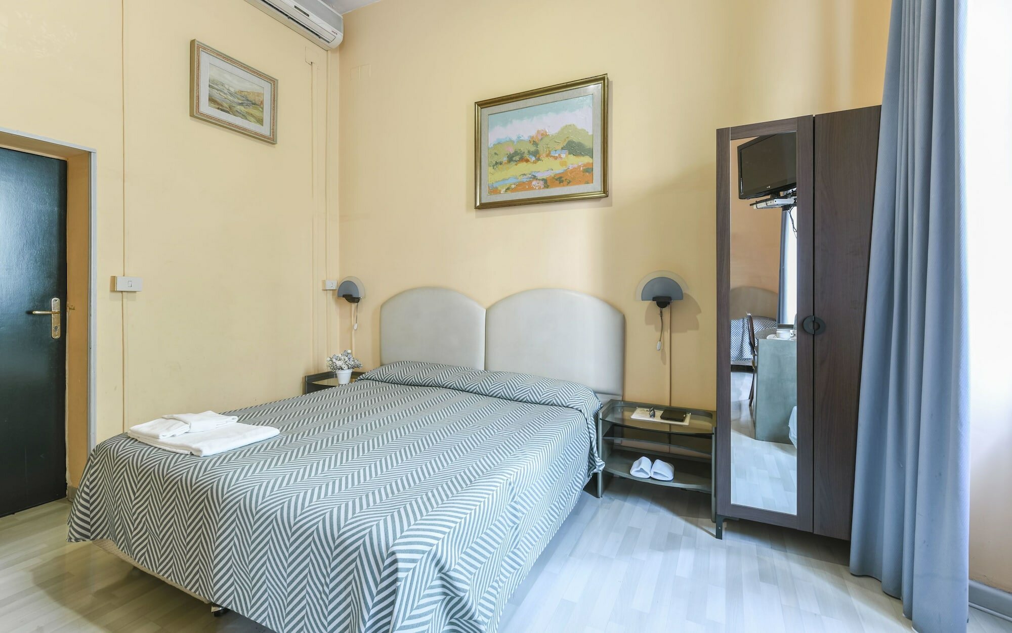 Фото A Roma San Pietro Best Bed & Breakfast
