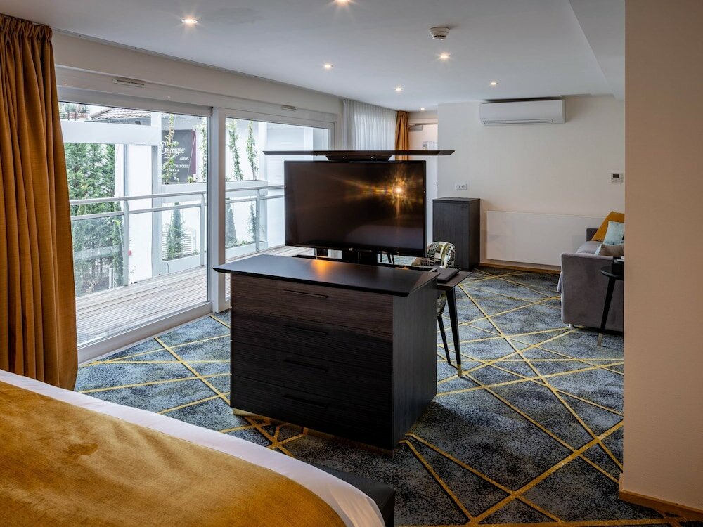 Фото Garrigae Villa La Florangerie