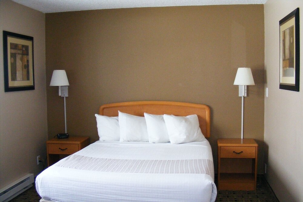 Фото Americas Best Value Inn & Suites Bismarck
