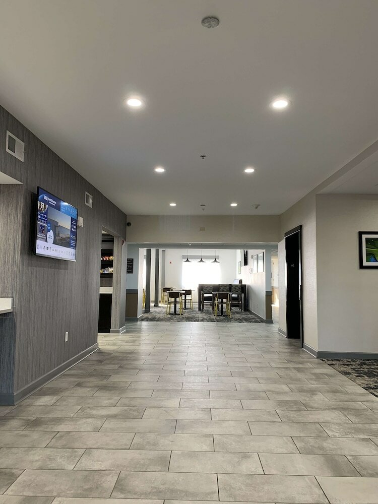 Фото Best Western Plus Olive Branch Hotel & Suites