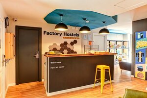 отель Factory Hostels Barcelona