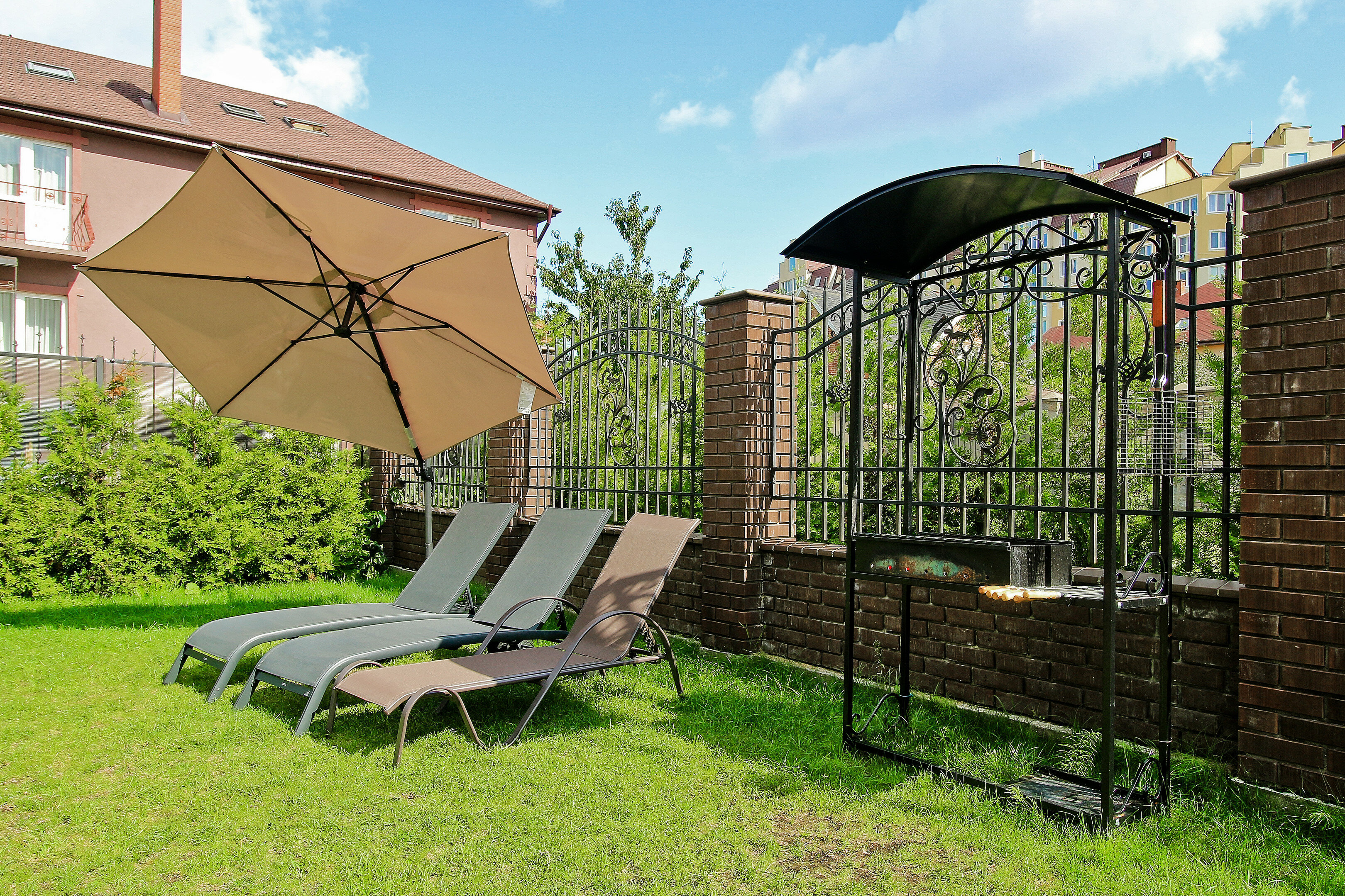 Фото отеля 2