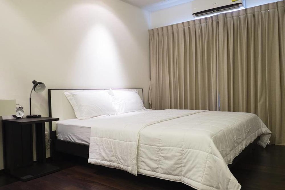 Фото The Title Beach Front