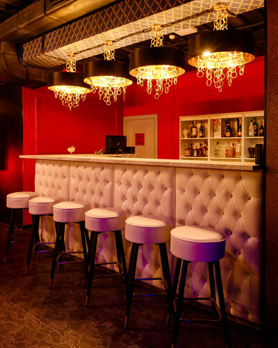 Әдемі траннилер және олардың үлкен әтештері порно